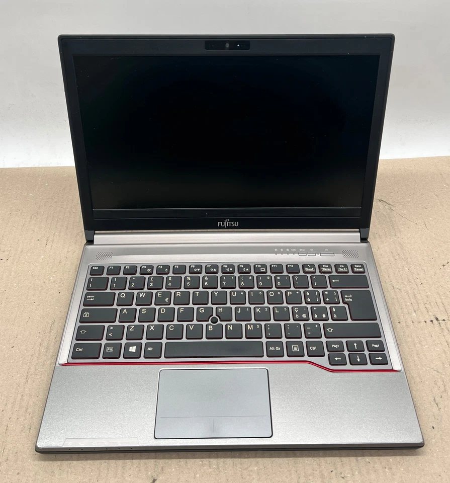 Notebook FUJITSU LifeBook E736 13"  Cpu i5-6200u Ram 8gb SSD 240gb Win11Pro - Immagine 2 di 4