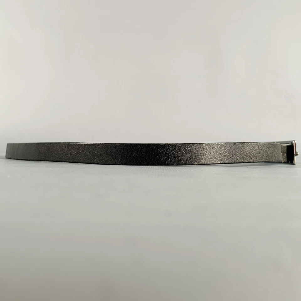 Cinturón de cuero J.LINDEBERG talla 30 negro plateado con logotipo Foto 3 de 4