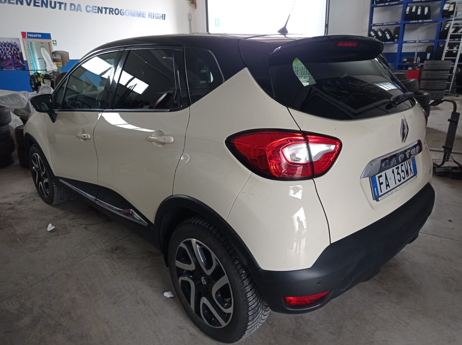 Renault Captur 2015 Diesel Unico Proprietario foto 3