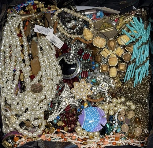 Huge 19 Pound Vintage to Now Costume Jewelry Good Use Wear Sell Craft Lot# GB22