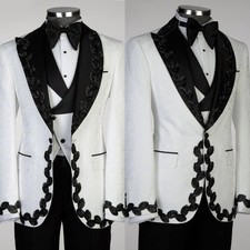 Luxury Men Suits Flower Appliques Regular Fit Wedding Tuxedos Peak Lapel Beading