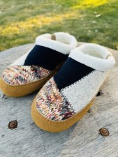 Acorn Meadow Slipper Women's Size 5-6 Warm Funny Slippers/