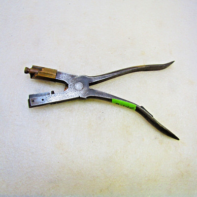Vintage button hole cutter