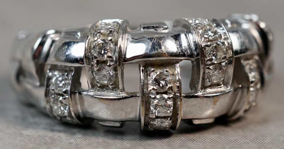 Anillo tejido canasta vanderia de oro blanco de 18 quilates Tiffany & Co. Foto 3 de 4