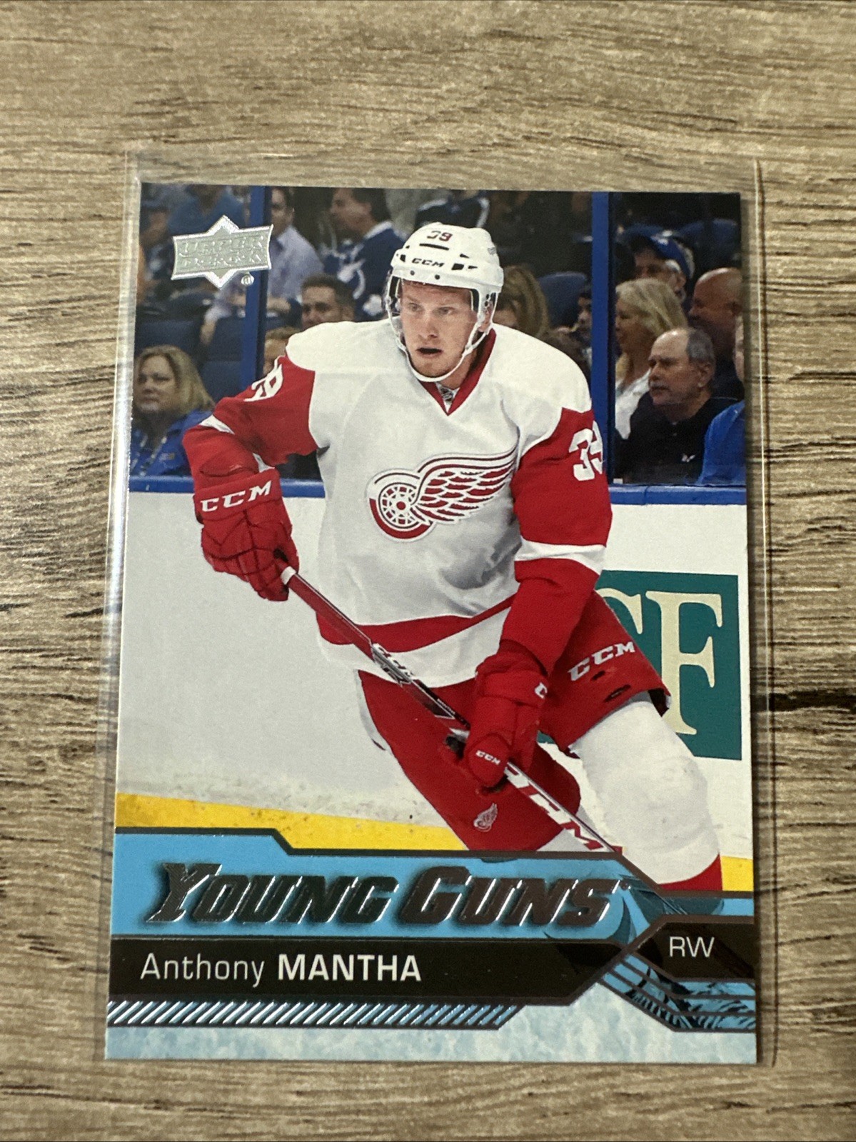 2016-17 Upper Deck - Young Guns Anthony Mantha #213 (RC)