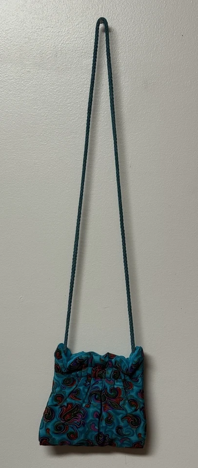 Bolso Bandolera Kate Anderson Verde Azulado Seda Estampado Paisley Boho Pequeño Cartera De Colección Foto 2 de 4