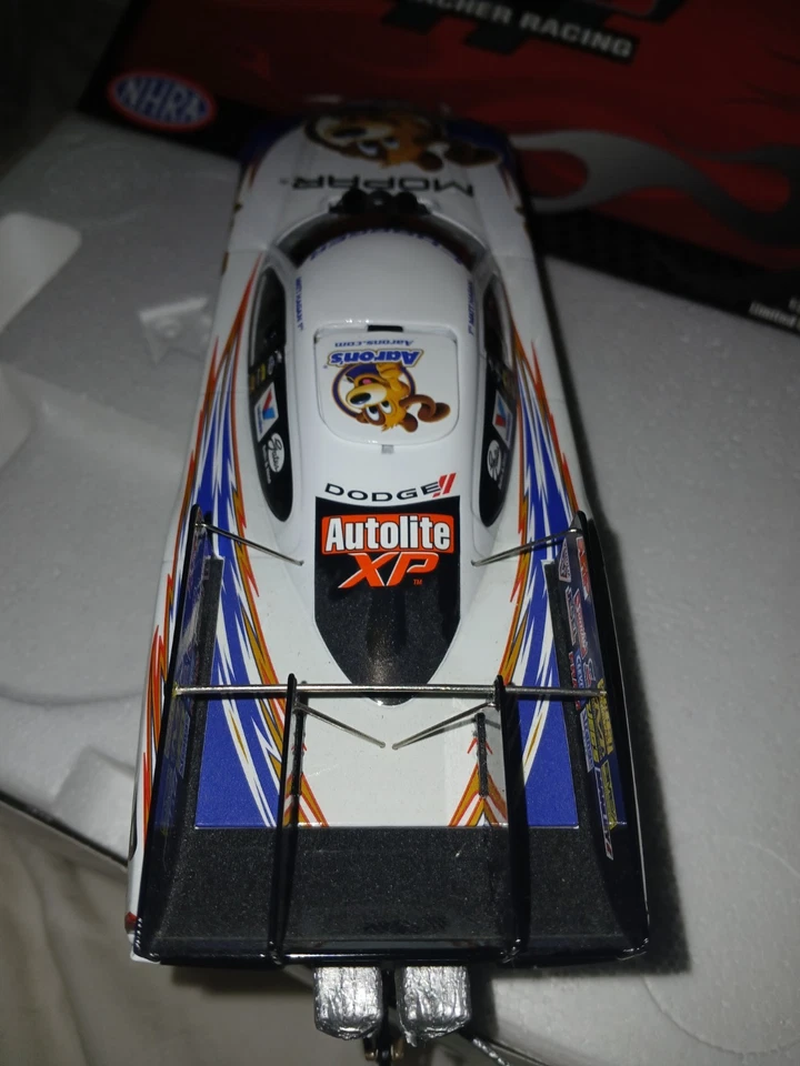 Action Matt Hagan DSR Aaron’s 2012 1.24 Dodge FunnyCar (MIB)). - Imagem 4 de 4