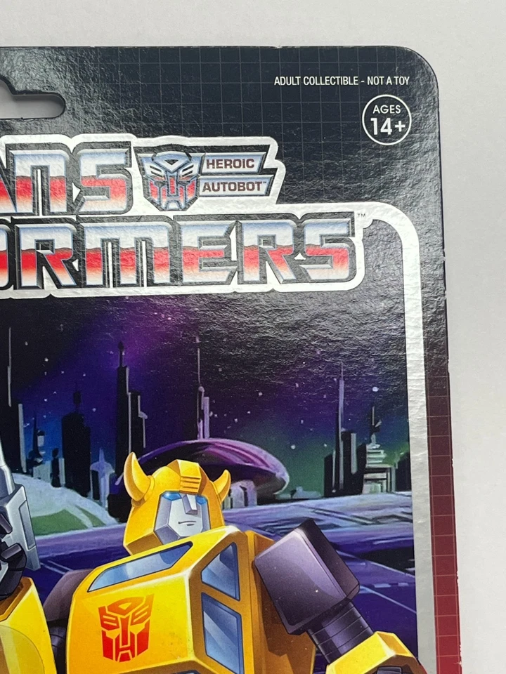 EXCLUSIVE SUPER7 TRANSFORMERS 1ST RELEASE BUMBLEBEE ACTION FIGURE MOC REACTION - Image 4 of 4