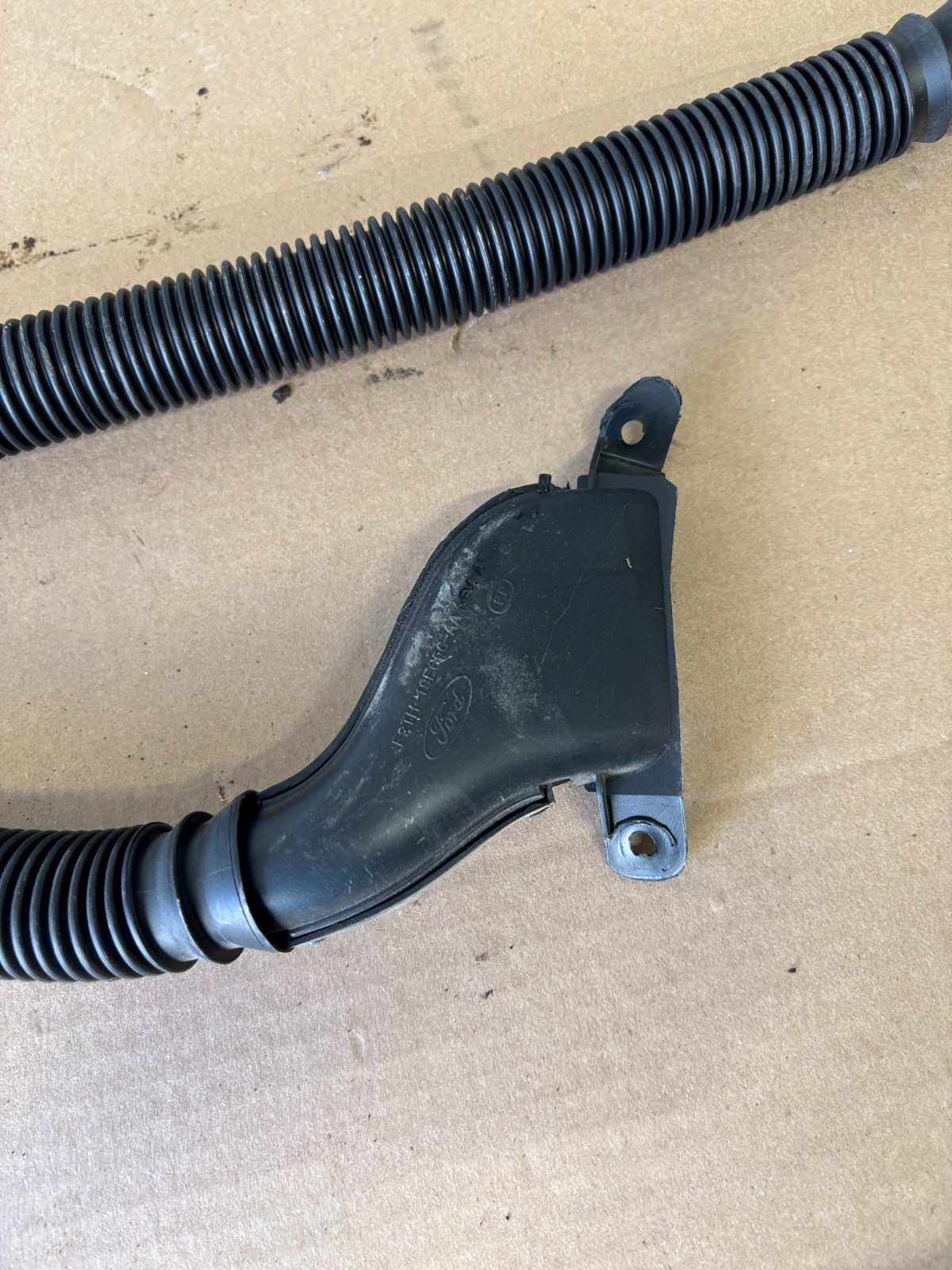 1992 94 95 1996 FORD F250 F350 F150 BRONCO WINDSHIELD DEFROST VENTS DUCTS TUBES