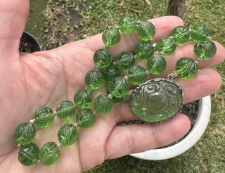 EXQUISITE STERLING ANTIQUE CHINESE CARVED SHOU GREEN PEKING GLASS BEADS&PENDANT