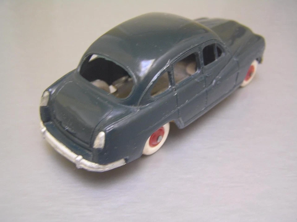 Norev Ford Vedette 54 made in France with gold color tin base vintage rare - Image 2 of 4