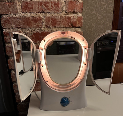 EGO System Lighted Magnifying Mirror Makeup Model LM-05 Large 13.5'' X10'' *read