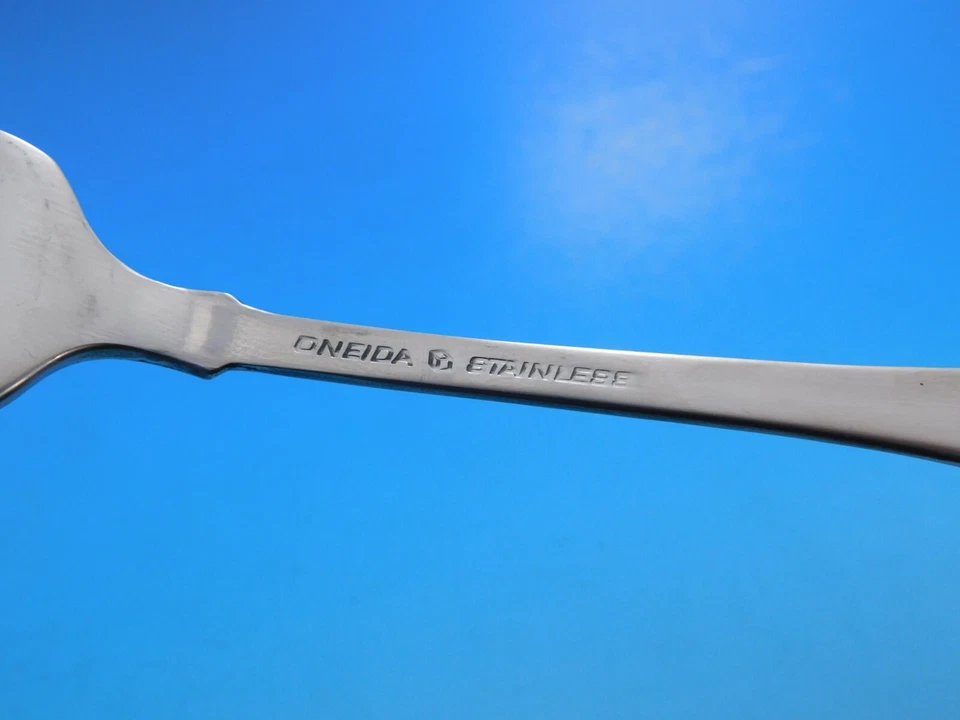 Juego de servicio de cubiertos de acero inoxidable American Colonial by Oneida 52 piezas Foto 4 de 4