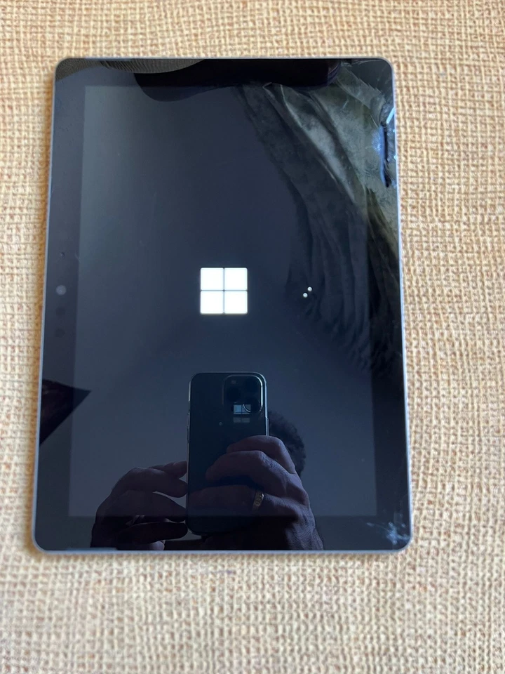 Microsoft Surface Go 10" 64GB Wi-Fi Tablet - Plata - Imagen 3 de 4