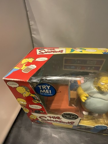 WOS PLAYMATES INTERACTIVE THE SIMPSONS ENTORNO TIENDA DE CÓMICS SIMPSON DE WOS PLAYMATES INTERACTIVE - Imagen 3 de 10