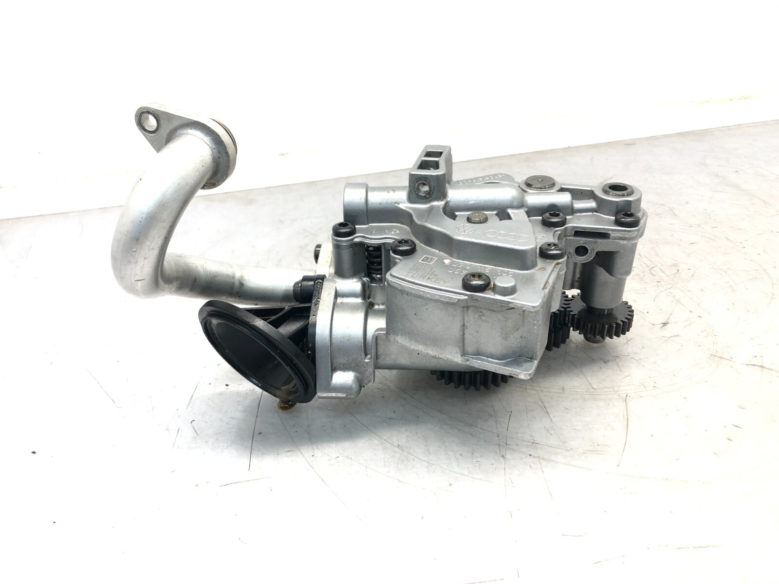 2014-2018 BENTLEY FLYING SPUR 4.0L V8 ENGINE MOTOR OIL PUMP OEM.