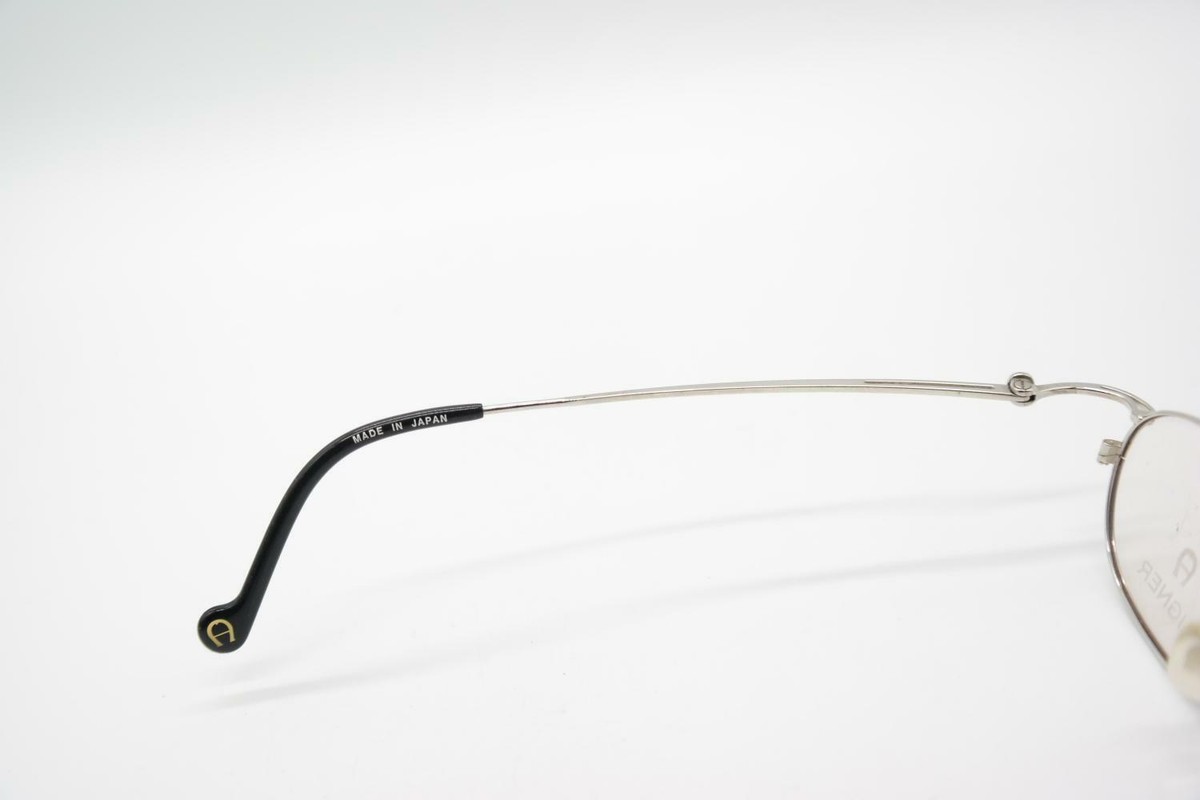 Lunettes Vintage CHARMANT 4090 Titan Or Argent Oval Cadre