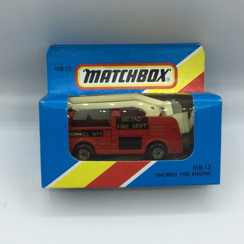 Matchbox 1-75 MB13 Snorkel Fire Engine MIB Unpunched - Picture 5 of 5