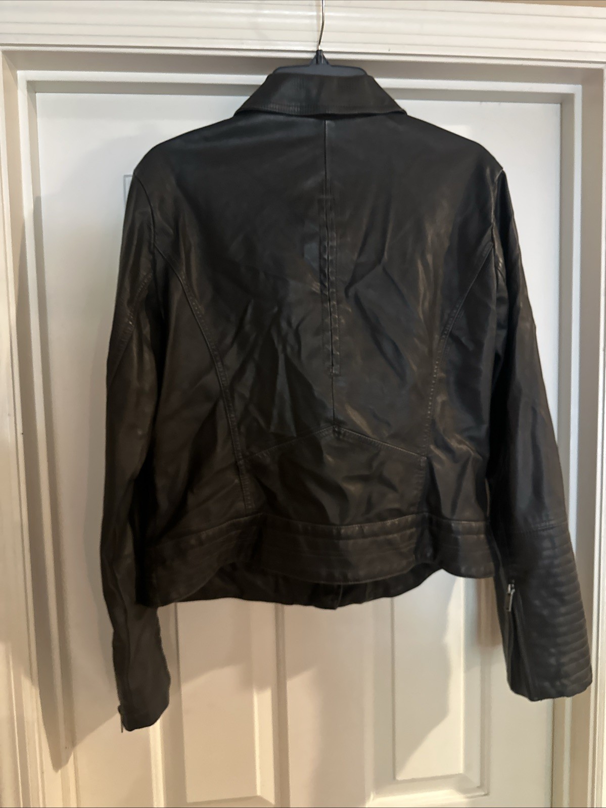 Universal Thread L Black Leather Jacket Women's S… - image 9