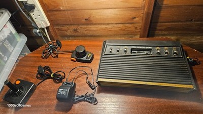 ATARI 2600 VCS WOODY WOODGRAIN KONSOLE & 6 SPIELE #GS2GB2 (Beschreibung lesen)