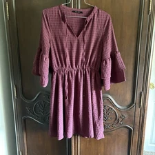 Doe & Rae Purple Ruffle Sleeve Dress size Large