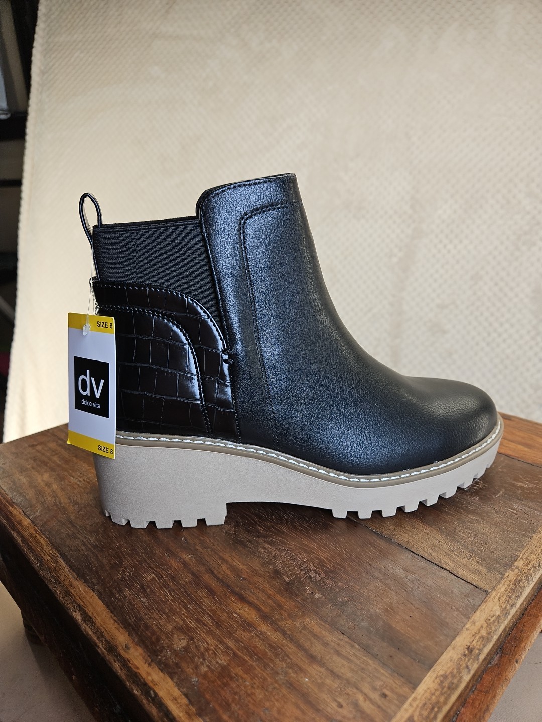 Dolce Vita Ladies Chelsea Boot Black Rancher Lug Sole Comfort Sz 8 New With Tag