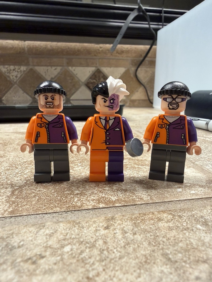 LEGO Two-Face Orange & Purple Suit Minifigure with Henchmen & Coin