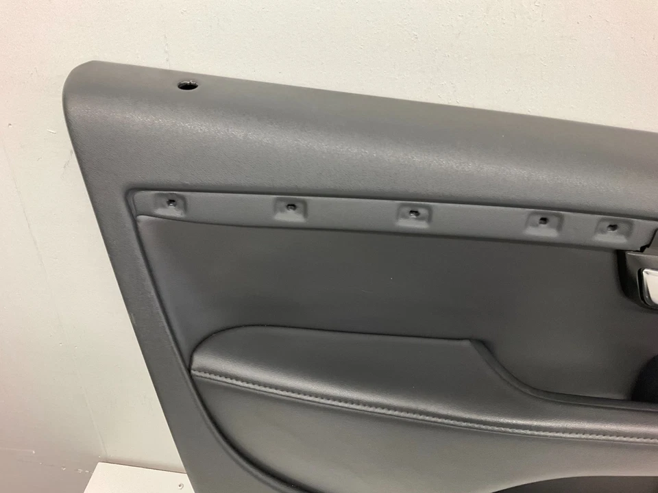 07-16 Volvo S80 V70 XC70 Left Front Black Interior Door Panel 39863026 - Image 2 of 4