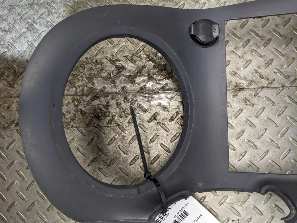 06-09 Pontiac Solstice Instrument Panel Dash Bezel w/HVAC Climate Contro 1169905 — 第 3/4 张图片