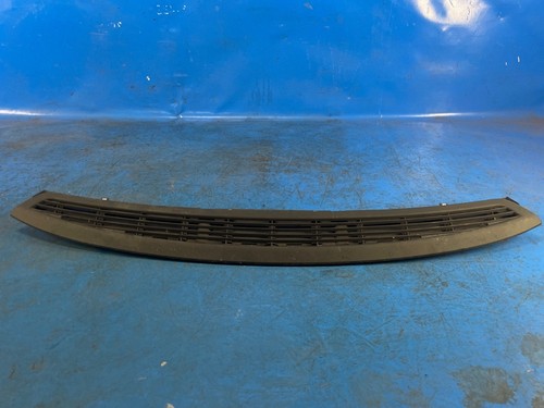 Parcel shelf grille