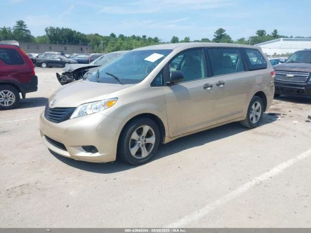 Used Hood fits: 2013 Toyota Sienna Grade A Foto 2 de 4