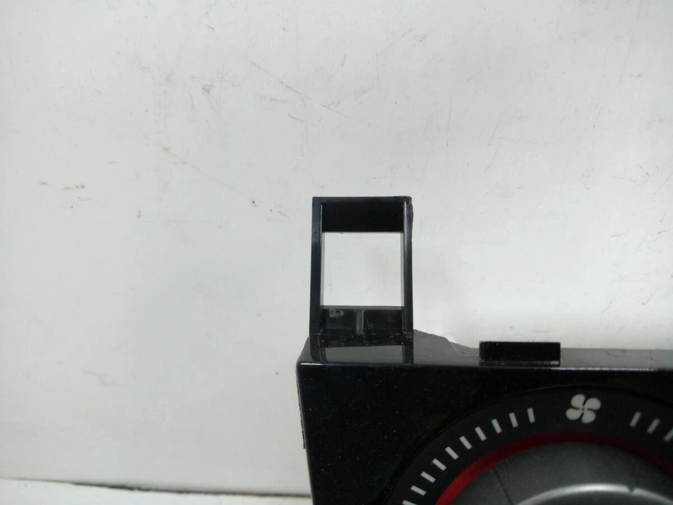 Heat/ac Controler Mazda 3 Takara 2009-2014 1598cc Petrol - Image 2 of 4