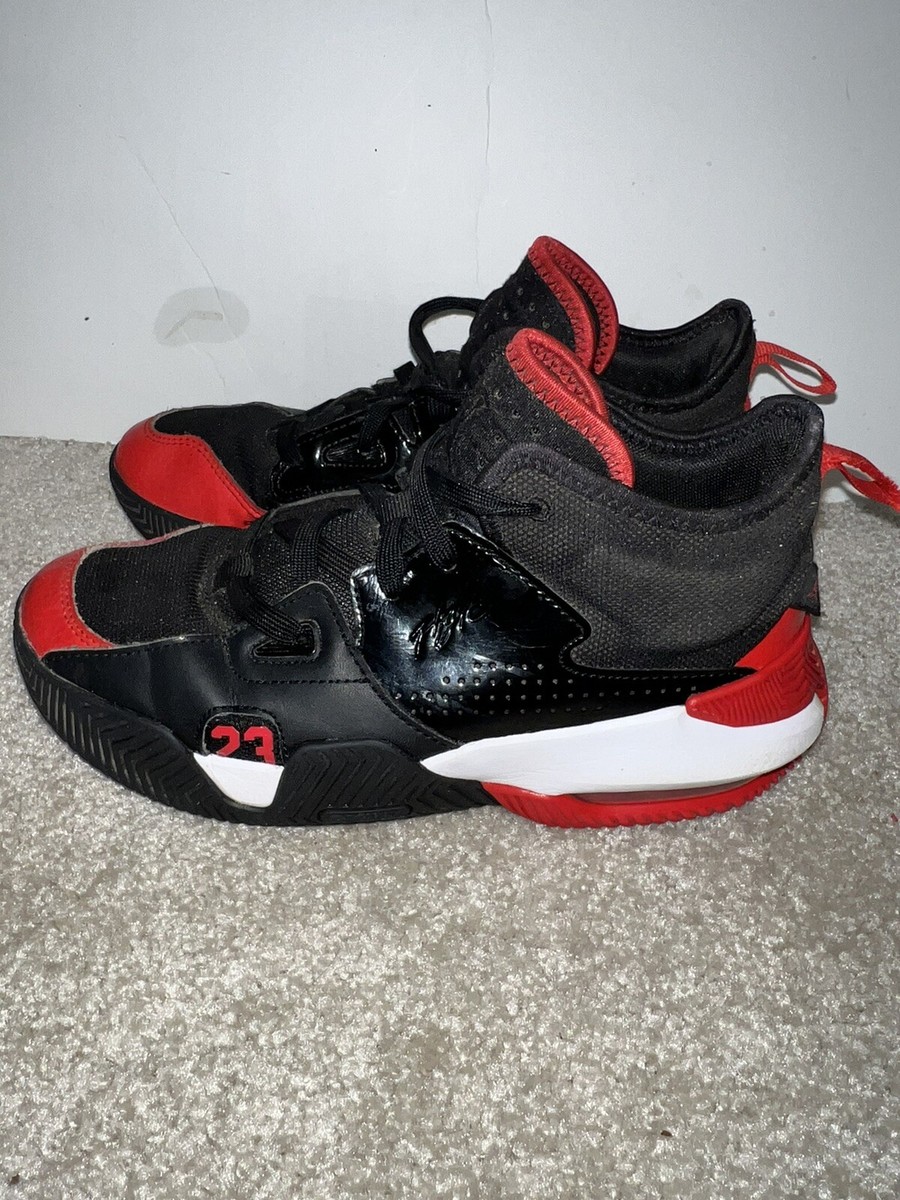 Jordan Stay Loyal 8.5 ブラック/レッド Amazon.com | SHOES SNEAKERS NIKE JORDAN STAY LOYAL BASKETBALL MEN