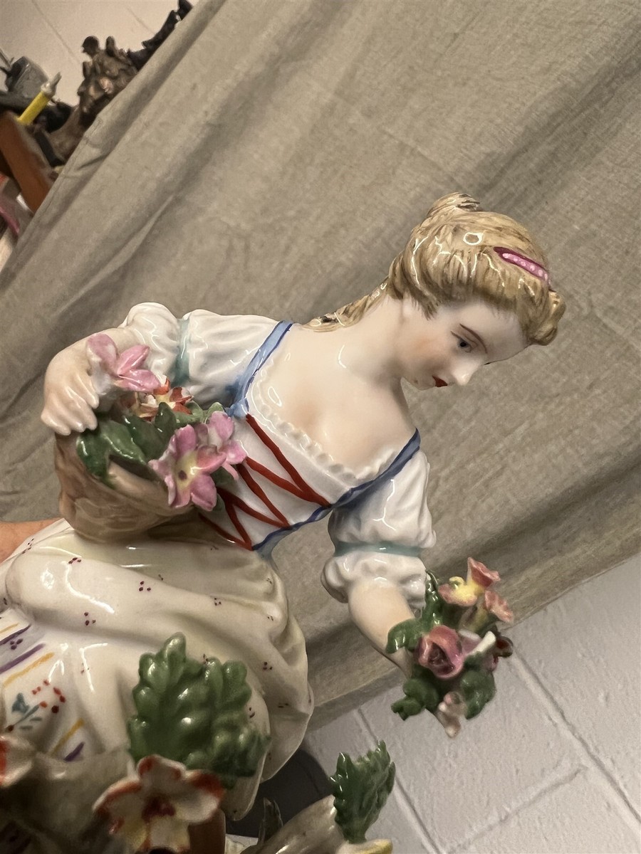 Lovely Dresden Porcelain Figurine Girl with Basket of Flowers 7-1