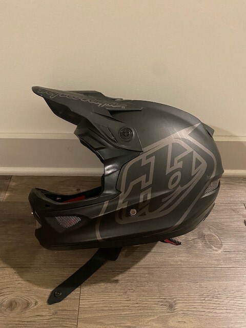 Troy Lee Designs 198002205 D3 Fiberlite Helmet Black L