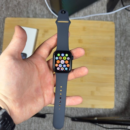 Apple Watch SE 2nd Generation - GPS - 40mm - Midnight - 99% BH - Zdjęcie 3 z 14