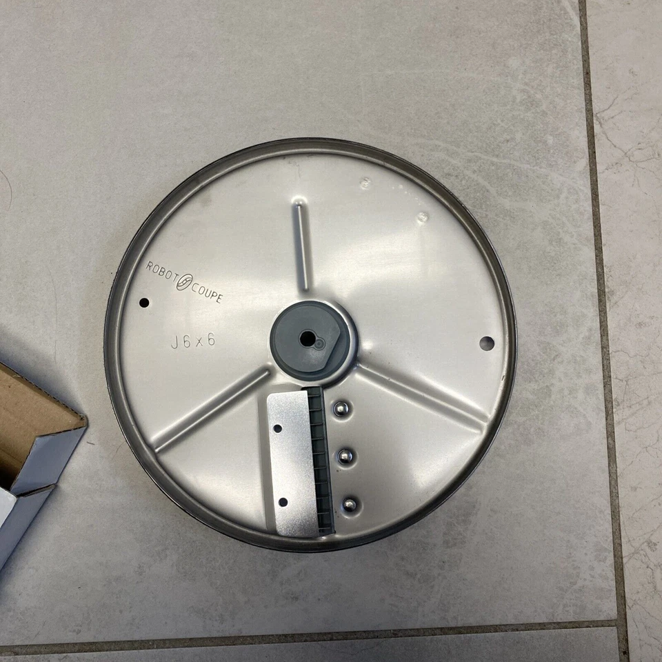 Robot Coupe - 27610 - 6 毫米 x 6 毫米 Julienne 光盘 适用于 CL20-CL25-CL30 - 开箱 — 第 4/4 张图片