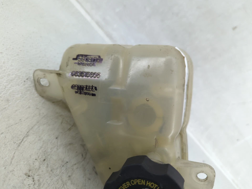Garrafa tanque expansão transbordamento líquido refrigerante radiador Saturn Aura 2008 FO6XQ - Imagem 3 de 4