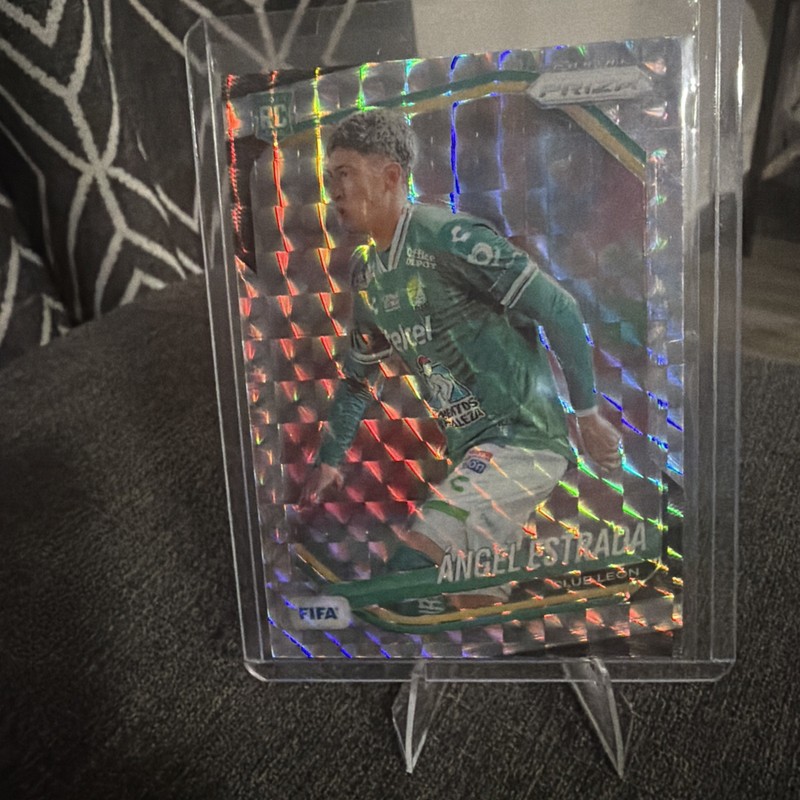 Panini 2025-26 Prizm FIFA Soccer Ángel Estrada RC #204 Club León Prizm