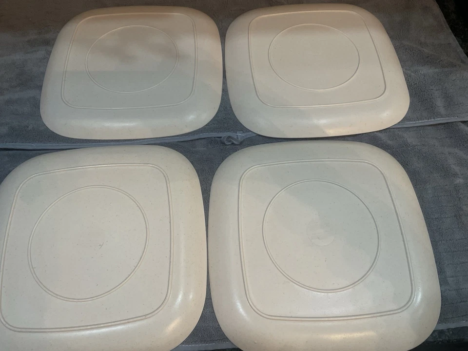 Peanuts Snoopy & Woodstock квадратные пасхальные обеденные тарелки Melmac набор из 4 - Изображение 4 из 4