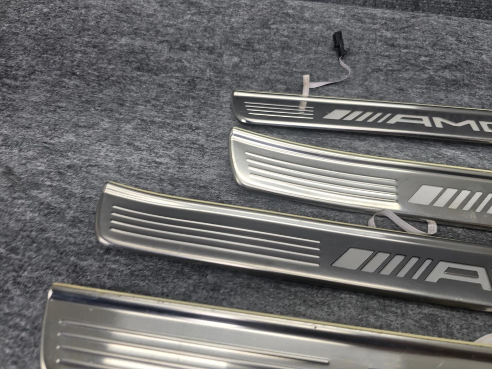 Conjunto de iluminação de placa de degrau para soleiras de arranhão de porta Mercedes W222 S65 S63 Amg fabricante de equipamento original - Imagem 4 de 4