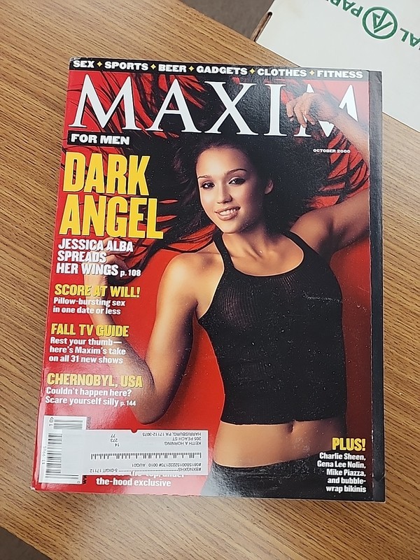 Maxim Men’s Magazine October 2000 Dark Angel Jessica Alba Cover 34
