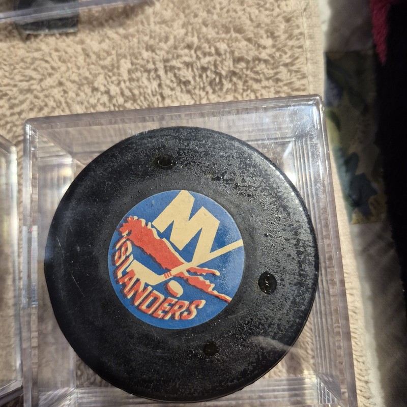 Puck Collector Art Ross New York Islanders Game Used Tyer Converse Rare NHL