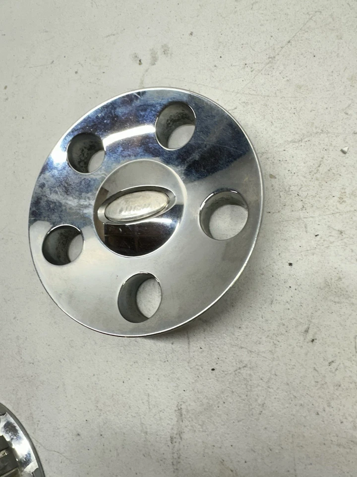 Tapa central cromada Ford Edge 2008-2010 OEM 8T43-1A096-AA BT43 S3 08 09 10 Foto 2 de 4