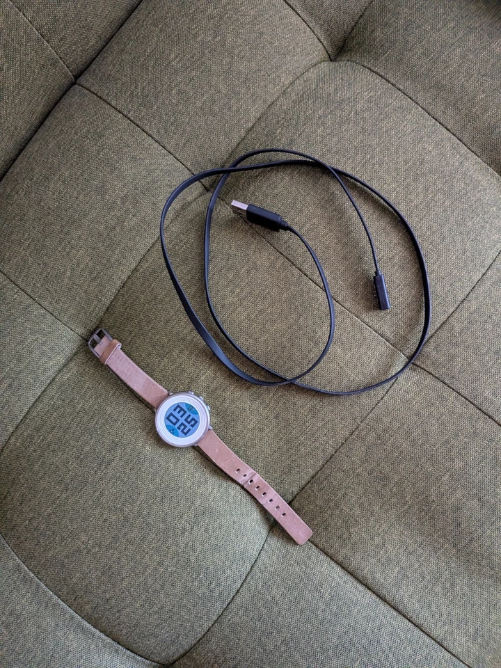 Pebble Time Round - Smart Watch Stainless Steel Body 14mm Leather Band - Imagen 3 de 3