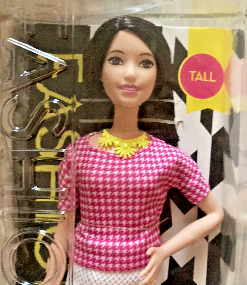 Mattel 2015 Barbie Fashionistas #30 White & Pink Pizzazz Doll NEW