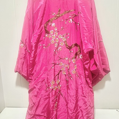 Japan Vintage Kimono Pink Embroidered Beautiful