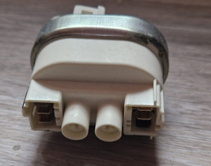 Miele G 1343 SCI Druckwächter Niveauregler Niveauschalter M.Nr 06996820