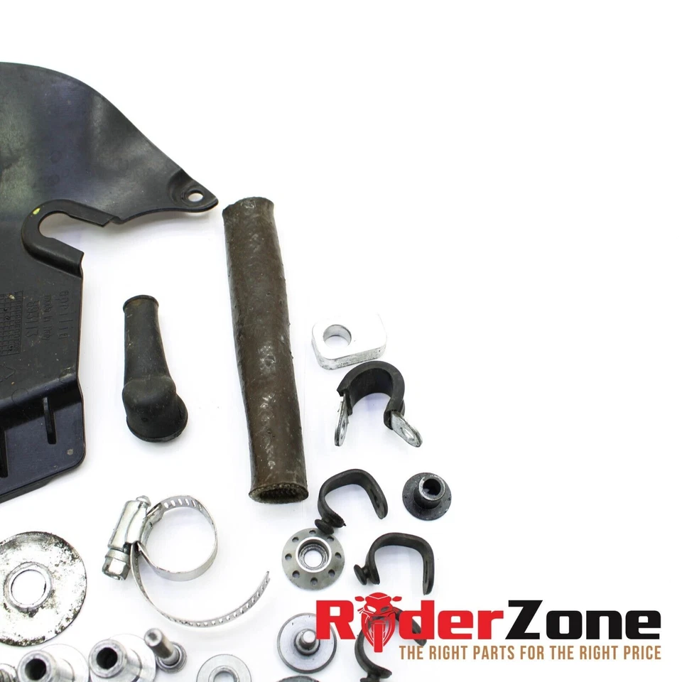 2010-2014 APRILIA RSV4 R PERNOS JUEGO DE HERRAJES ARANDELA PLÁSTICO TRIPLE CUBIERTA DE ÁRBOL Foto 3 de 4