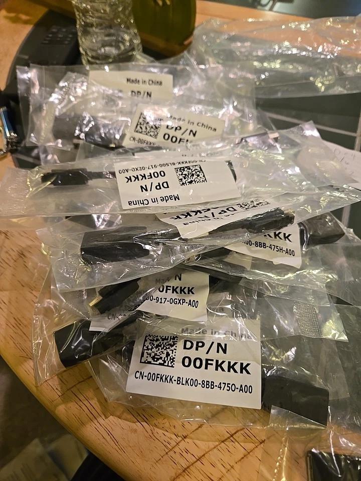 Genuine Dell Mini Displayport to Displayport adapter cable with clip CN-00FKKK - Image 2 of 2